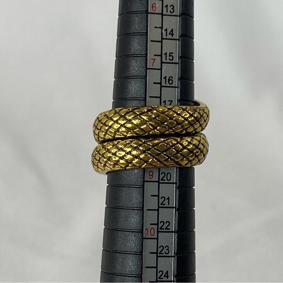 Snake Costume Jewelry 2 Rings & 1 Pair of Earrings - Picture 5 of 11